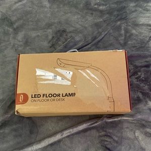 Led floor lamp